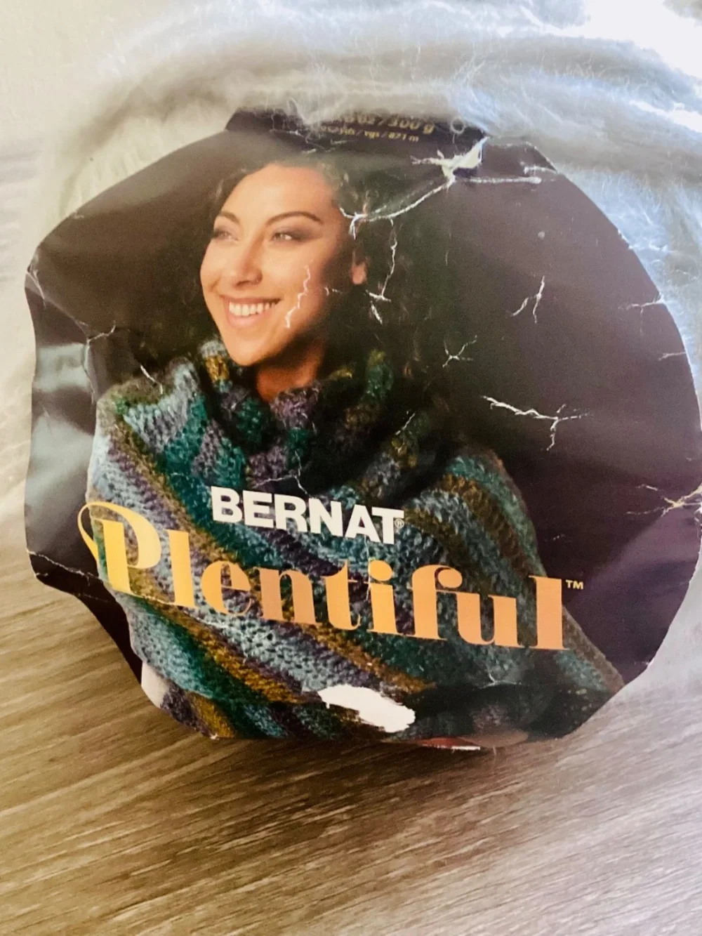Bernat Plentiful Yarn Bulky 300g Large Ball Wool Acrylic Blend Gray Color Linen.